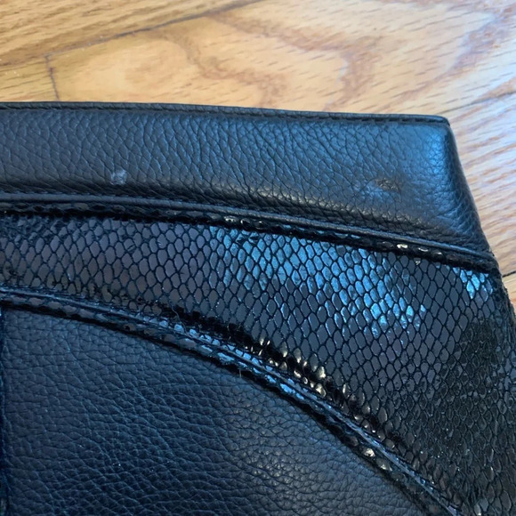 Tahari Clutch - Picture 5 of 7